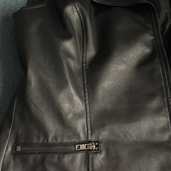 1990’s Vest Studded faux leather Sexy Biker Vibe - Picture 4 of 7